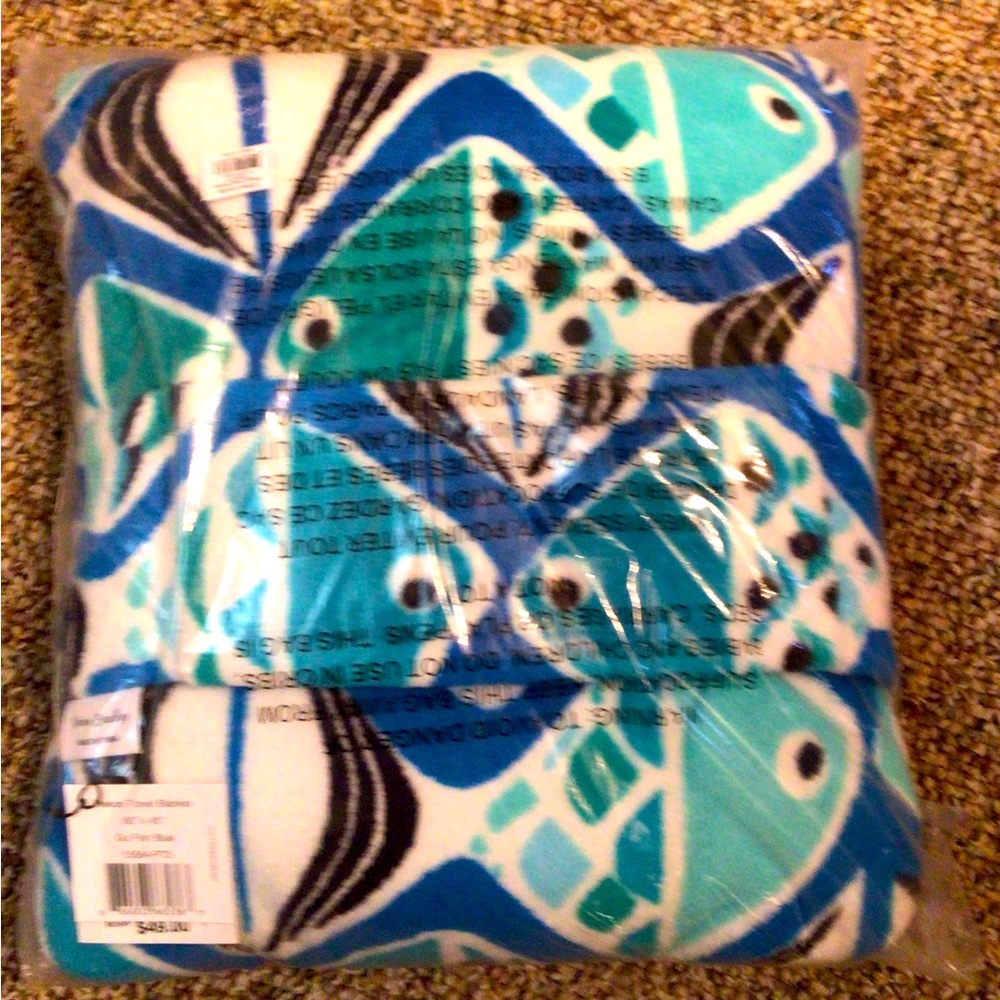 Vera Bradley fuzzy blank, blue fishies